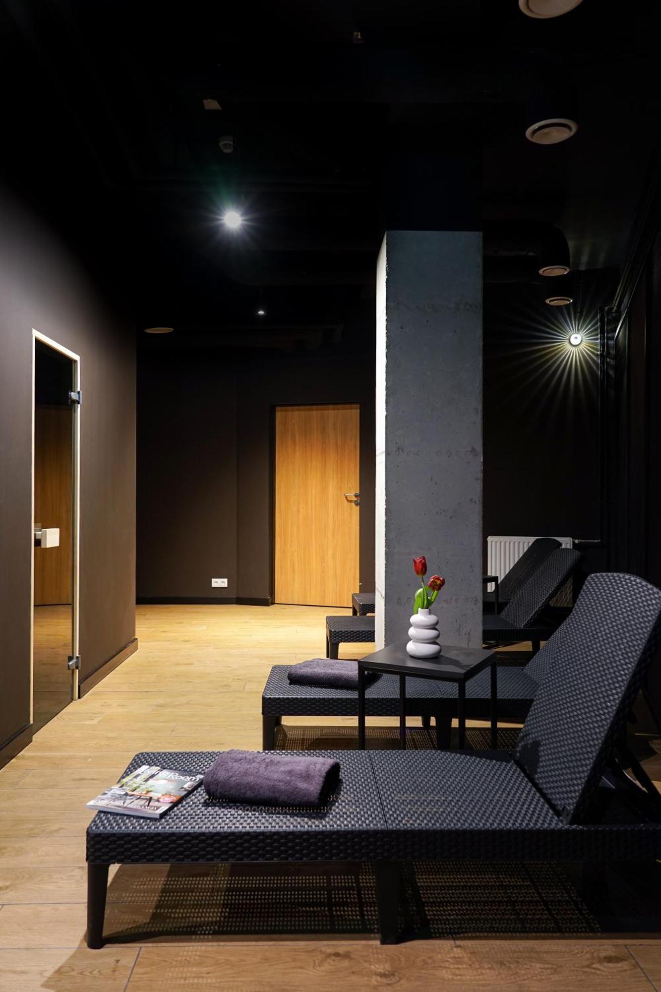 Easy One Premium Art Aparthotel Krakow Luaran gambar